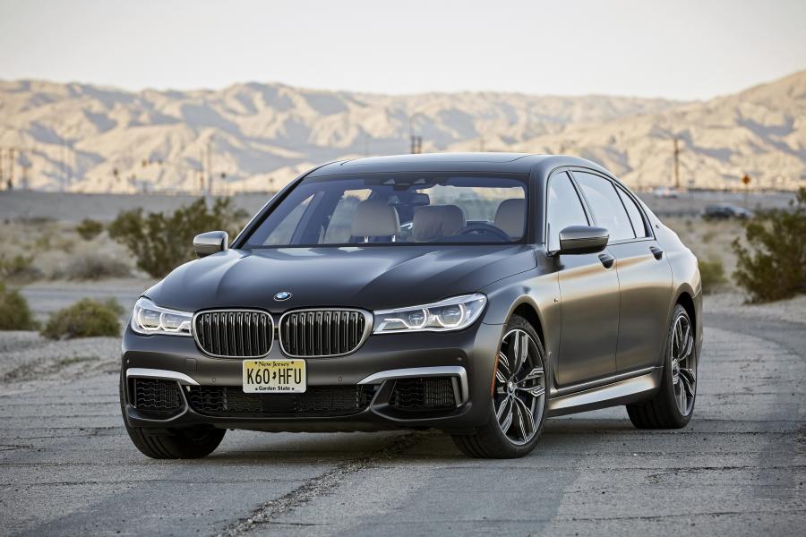 BMW M760i xDrive 2017 года  (NA) (фото 70 из 154)